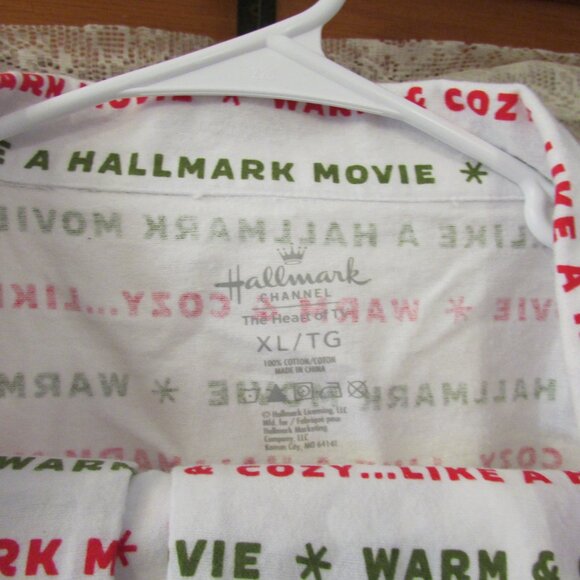 Hallmark Channel Warm & Cozy Like a Hallmark Movie Mens XL PJ Set New - Picture 2 of 8